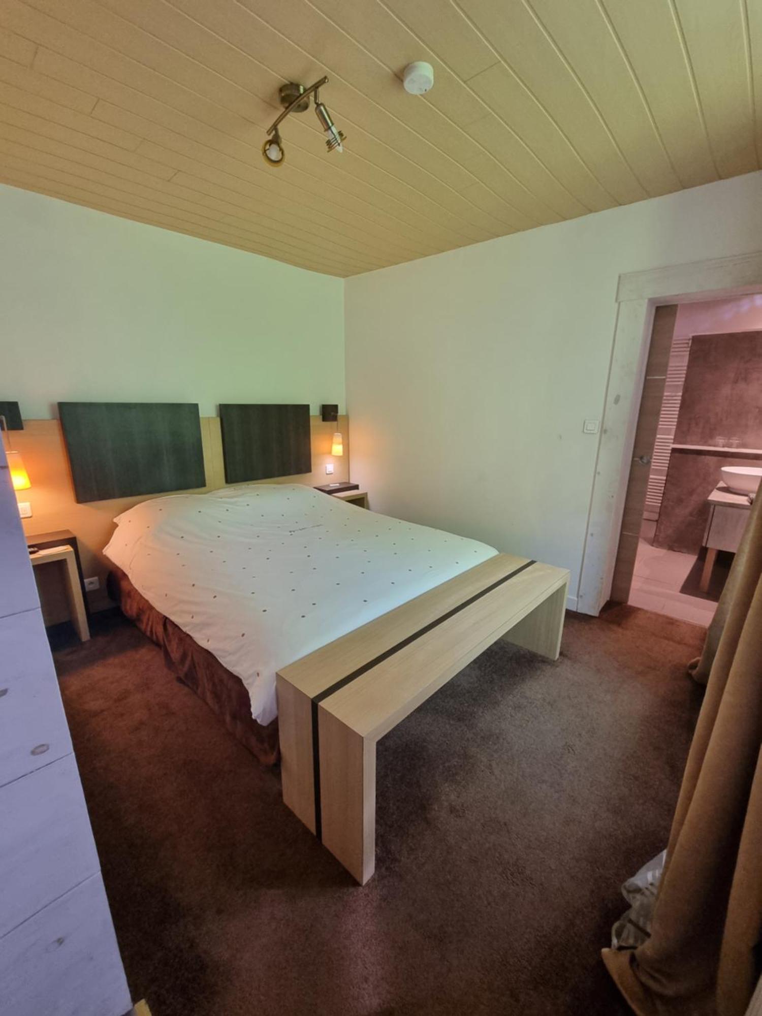 Les Grands Frenes Bed & Breakfast Plaine-de-Walsch Ruang foto