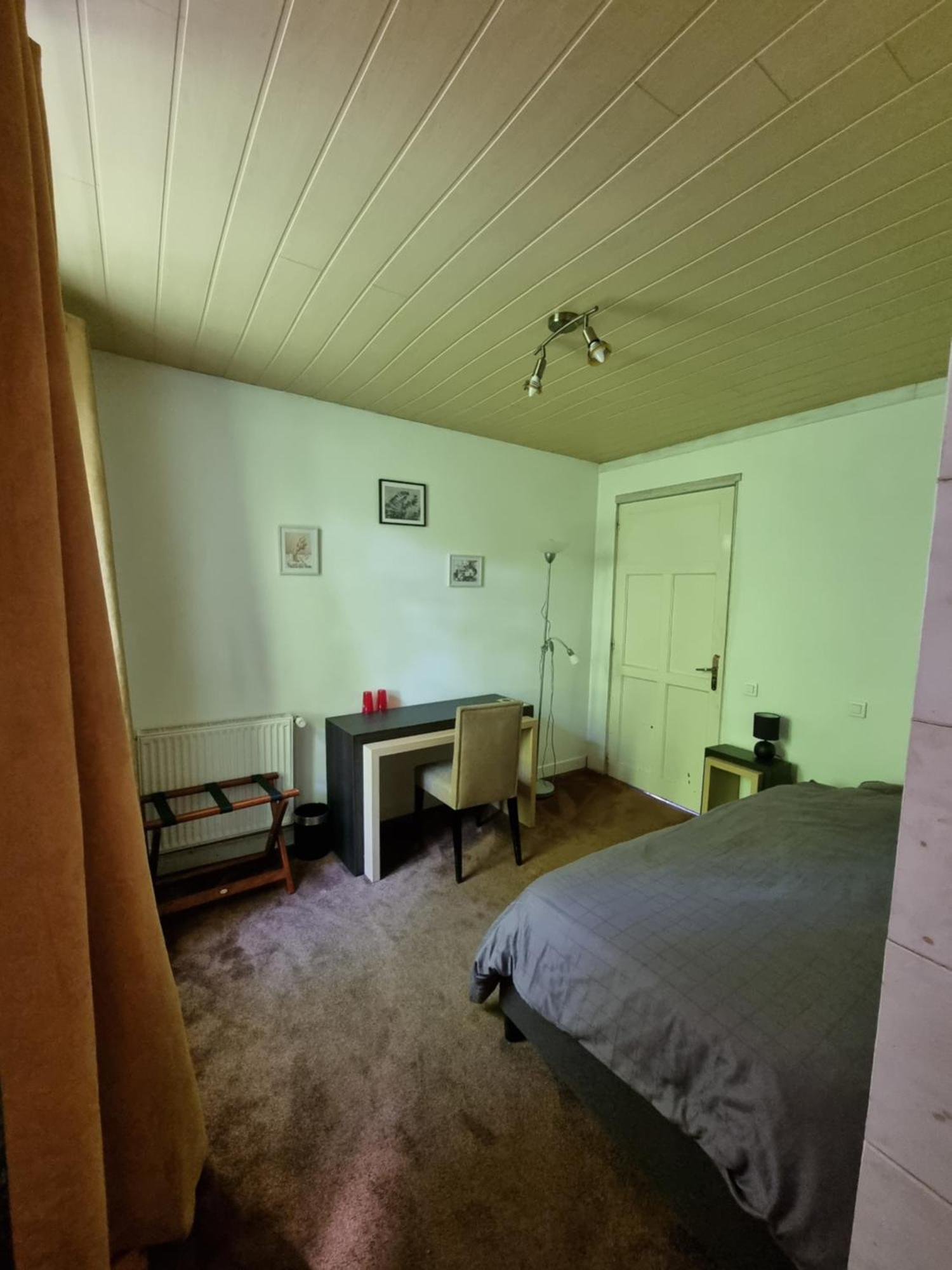 Les Grands Frenes Bed & Breakfast Plaine-de-Walsch Ruang foto